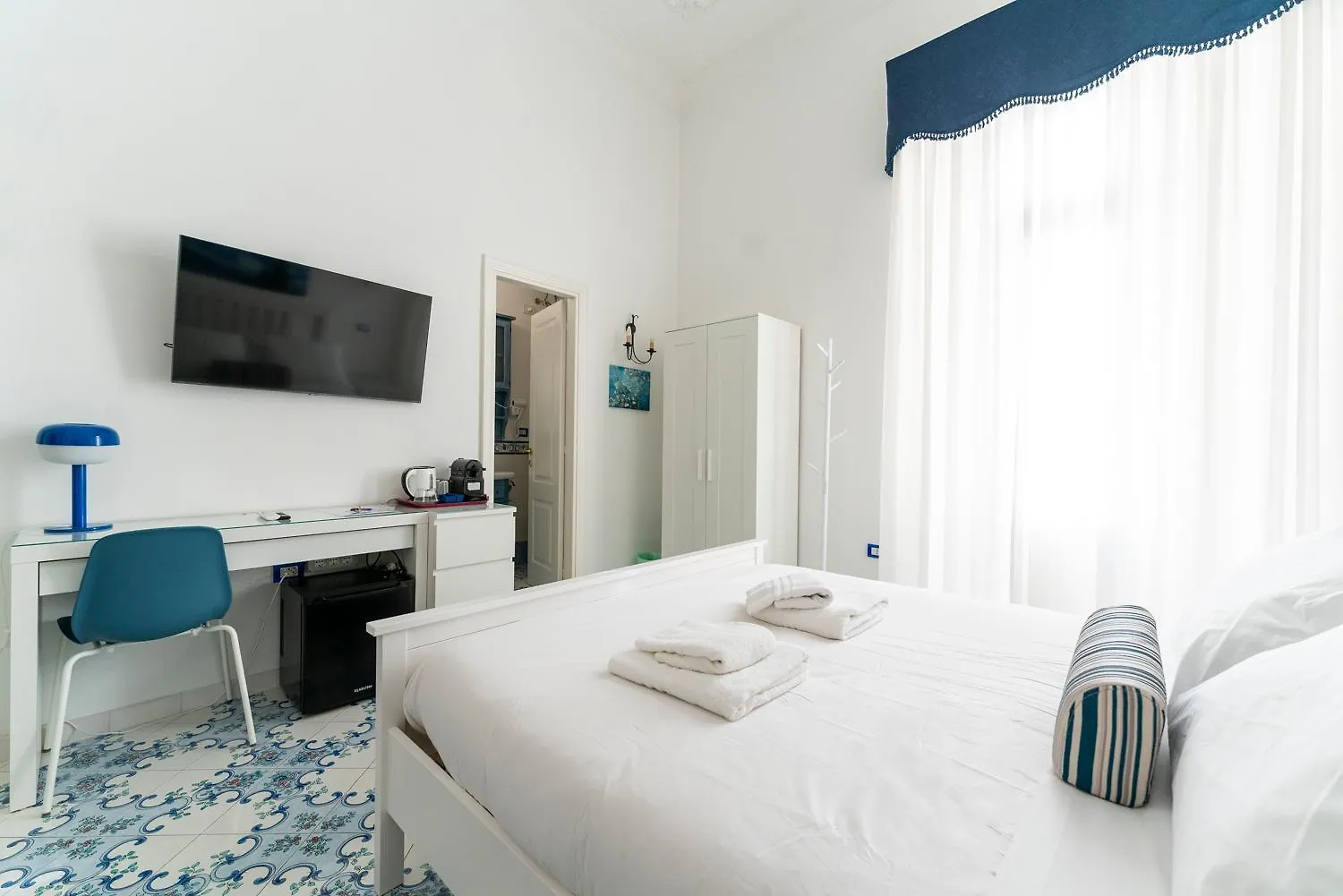Marina Rooms Naples 0*,  Italy