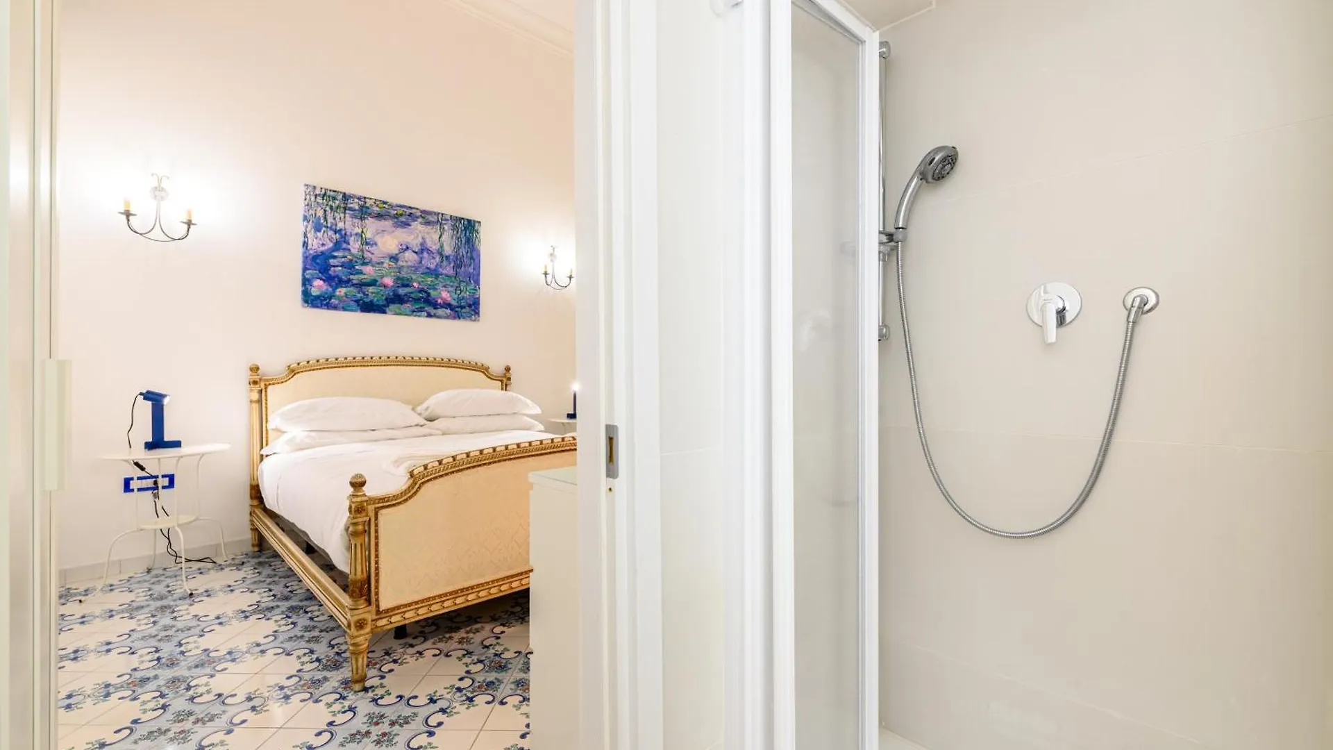 Marina Rooms Naples 0*,  Italy