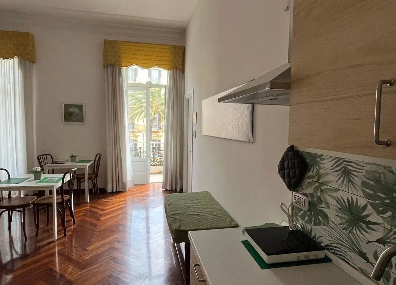 Apartment Marina Rooms Naples Italy